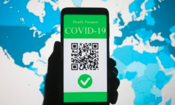 Tribunalul București ANULEAZĂ restricțiile  condiționate de certificatul verde